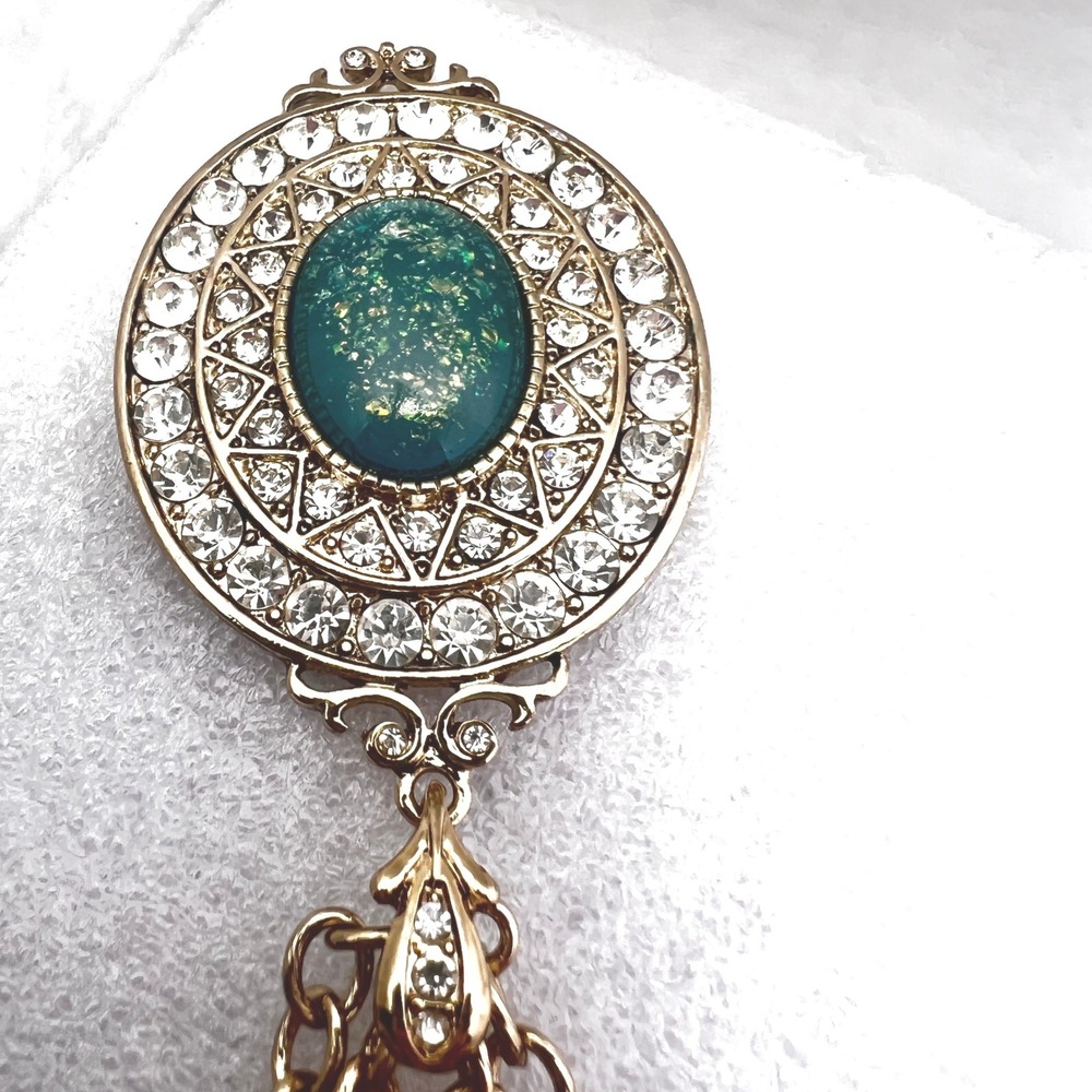 Regal Medallion Necklace Green Confetti Stone‎ Halo Rhinestone Gold Tone 28"